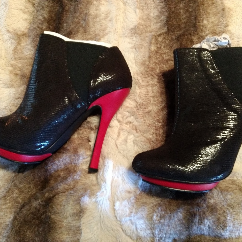 Brand new Alma booties - Picture 4 of 8